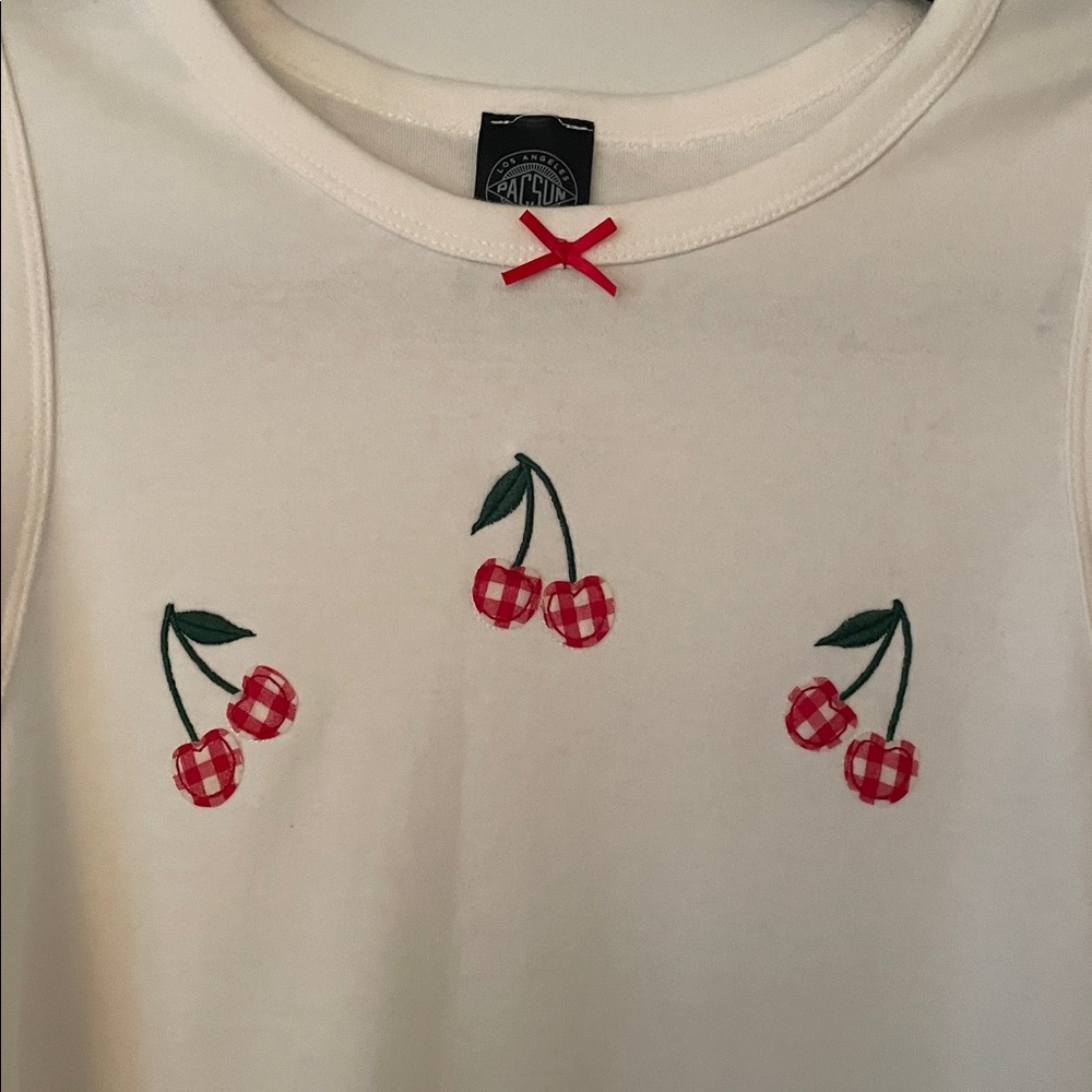 Tank with Cherry Embroidry - Picture 2 of 2